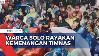 Meski Diterpa Hujan, Warga Solo Rayakan Kemenangan Timnas Indonesia