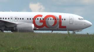 GOL 737-MAX - Aeroporto de Uberlândia - Taxiando após pouso.