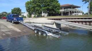 33 Eco-Trawler Backing Trailer In