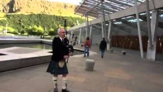 Bag pipe outside parliament