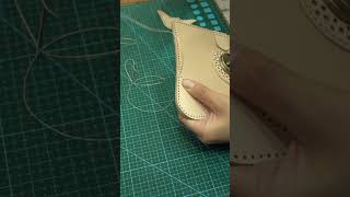 How to glue leather? ❤️❤️❤️Check out my demonstration! #shorts #christmasgift #sewing #bag #leather