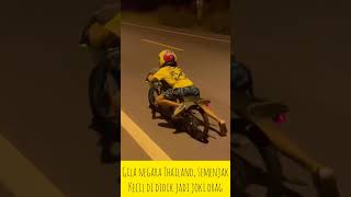 gila, di Thailand sudah di didik dari kecil buat jadi joki drag bike