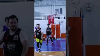 What a pass.. #shorts #basketball #ballislife #fyp #viral