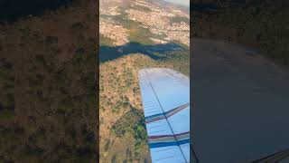 Vista da asa do Seneca 2 após decolagem do aeroporto de Pará de Minas! #aviation #pilot #airplane