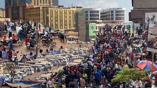 All Roads are full of people in kampala because of Christmas