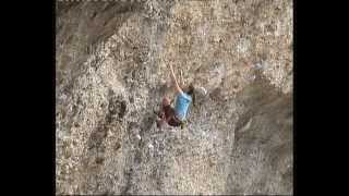 Anak Verhoeven climbs Racing in the street-8b in Rue des Masques (2012)