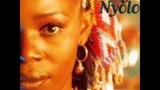 Sally Nyolo - Shana