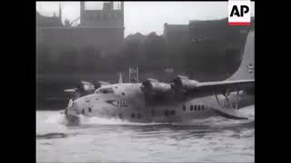 BOAC Short Solent landing in London on the Thames (1949)