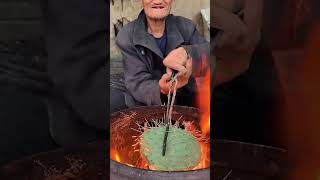 11 The 80 year old grandfather cooks different rural delicacies every day, but many people think tha