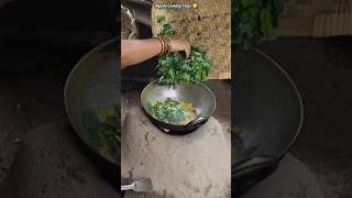 Sahjan Saag Alu fry/Sahjan Ki Sabji/Drumstick leaves Sabji/Saag Fry/Badhi Saag#ayushicookingvlogs