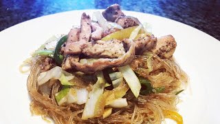 14.Chow Mein De Pollo (con fideos de arroz!). Ingredientes 👉