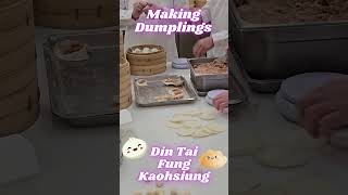 🥟 making tasty Dumplings @Din Tai Fung Kaohsiung 🇹🇼 #taiwan #food #shorts #dumplings