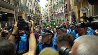 Silbidos y gritos contra UPN en la procesión de San Fermín