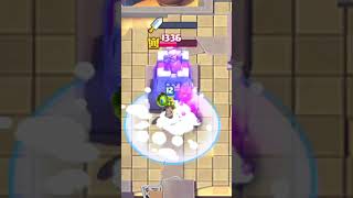 Jugando con el arbusto misterioso en cr #clashroyale #clashroyalememes #jijija #humor #añ