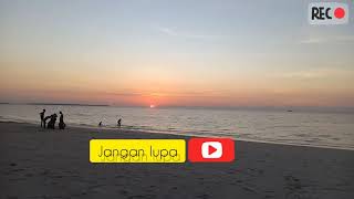 Ngurbloat Beach saat sunset