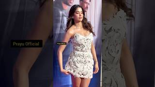 Ulajh Movie Special Screening #janhvikapoor Prayu Official