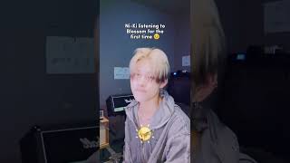 NI-KI REACTING TO "BLOSSOM" ON HIS LIVE 🥹