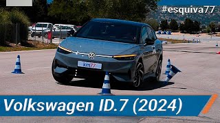 Volkswagen ID.7 2024 - Maniobra de esquiva (moose test) y eslalon | km77.com