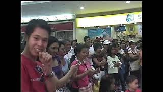 CHRISTMAS SONGS AT SM CITY DASMARINAS COVER BY SHIRLEY AND DANNY