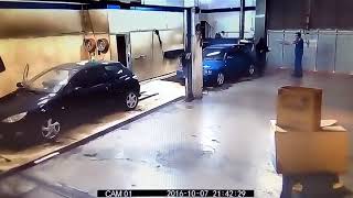 Car Wash Attendant Teaches Armed Robber A Lesson He Will Never Forget   lol