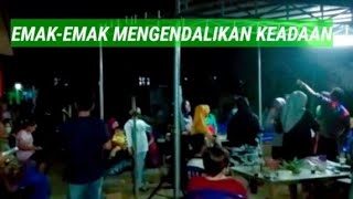 Hiburan Karaokean||Suasana Semakin Tak Terkontrol||Karaoke