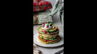 Easy Christmas M&M Pancakes.