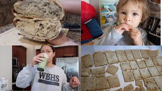 vlog: cinnamon sugar sourdough bread + sourdough discard crackers + dunkin donuts review