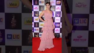 Actress Urvashi Rautela 💗💗...Red Carpet Look.....Pic Collection Status Video