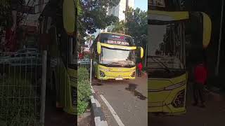 KETEMU BUS PARIWISATA DENGAN ROMBAKAN JB 5 DI KEMENSOS JKT TIMUR #shortvideo #shorots #fyp #jb5