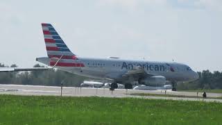 American Airlines Airbus A319-100 Taking off