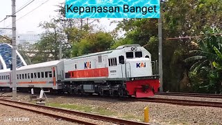 KEPANASAN BANGET...!!! Kereta Api Ka Airlangga Spesial Lagi Menari