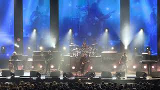 IfTonightWeCouldSleep@thecure  Kiss me Kiss me kiss me…last night in Toulouse 11/13/22