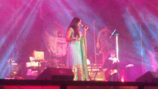 Shreya ghoshal Singing Ninaithu ninaithu paarthen