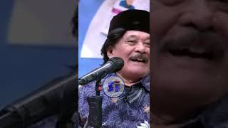 Haji Bolot belajar pidato