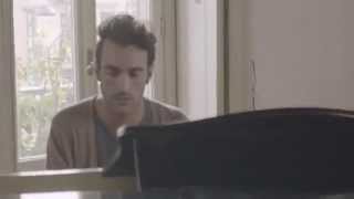 Marco Mengoni  - L'essenziale videoclip