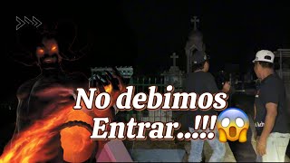 Entramos en un cementerio embrujado en la madrugada 😱