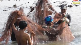 Amazing Fisherman Using Net For Catching Fish | Cambodian Fishing Vlog