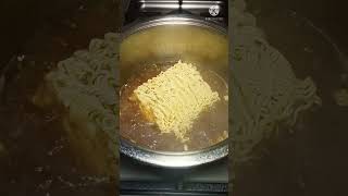 احلي اندومي ممكن تتعمل بشويه توابل خطيرة #indomie