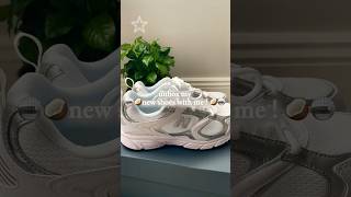 unbox my new shoes with me !🥥🪩 #newbalance #school #shoes #shorts #trend #viral #unboxing #papayaa