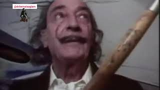 Salvador Dali, Resim Yaparken, Fırçasını Kullanırken Görüntüsü