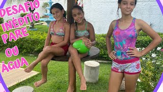 DESAFIO NA ÁREA DA PISCINA COM ELAS BRINCANDO DE PARE ÁGUA 💦