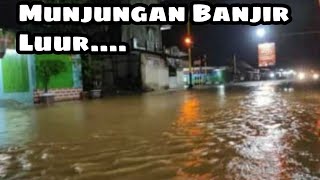 BANJIR DESA MUNJUNGAN. Hujan deras menggenang hampir seluruh wilayah