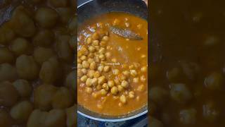 Chole #trending #food #shortsvideo #shortsfeed #youtubeshorts #cheesey #viral #foodie #cooking