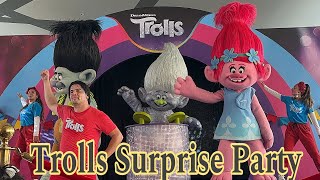 Trolls Surprise Party at The Galleria Mall Abu Dhabi #troll #trolls #trollssurpriseparty