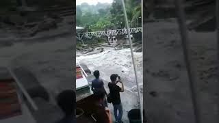 Viralll... tiba-tiba banjir bandang menyerang ditempat wisata 😥