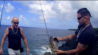 pêche à Sainte Rose entre dalons, île de la Réunion 974