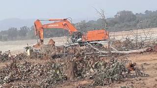 Excavator Hitachi zaxis870H and volvo480 Excavator truck loading