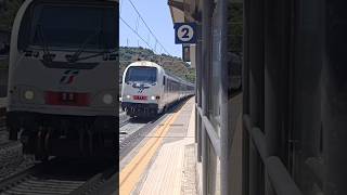 IC 730 da Palermo C.le per Messina C.le transita la stazione di Rometta Messinese (ME) #railway