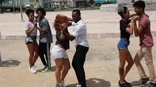 Salsa Cubana with Vincent And Belina-Cuba Malecon