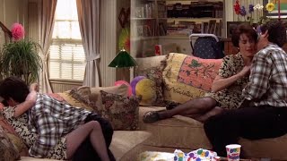 Patricia Heaton had nice pantyhose legs in the late 90's TV series Everybody Loves Raymond - s01e01